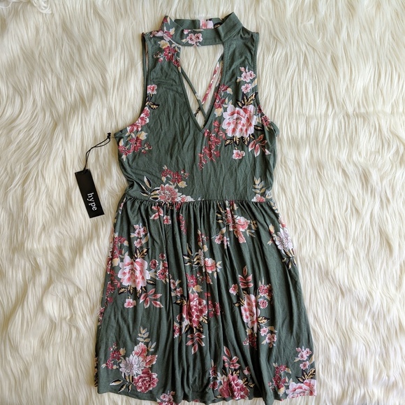 Sky and Sparrow Dresses & Skirts - Sky and Sparrow Floral Dress size S